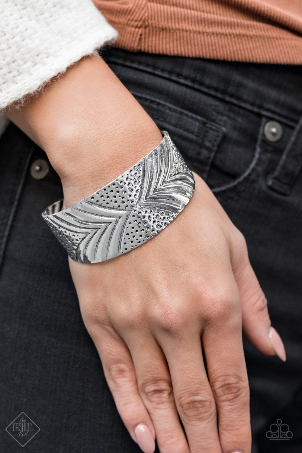Paparazzi Accessories Sunset Sitings: FF December 2019 Trendsetters are sure to gravitate towards the accessories found in the Sunset Sightings collection. Featuring more drastic designs, bold colors, and funky combinations found outside the box, the piec