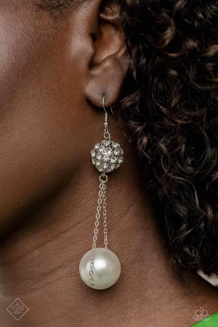 Paparazzi Accessories Fiercely 5th Avenue: FF April 2023 Timeless and classic yet sophisticated and versatile, the Fiercely 5th Avenue Collection features elegant designs and traditional metal finishes. Never one to shy away from a bit of sparkle, the Fie