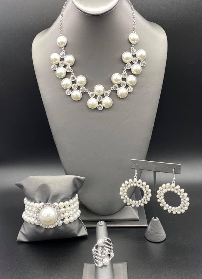 Paparazzi Accessories Fiercely 5th Avenue : FF April 2020 The styles featured in the Fiercely 5th Avenue collection are exactly what you would expect with a name like that: Sleek, classy, metallic designs that you’d find on the streets of New York. The ac
