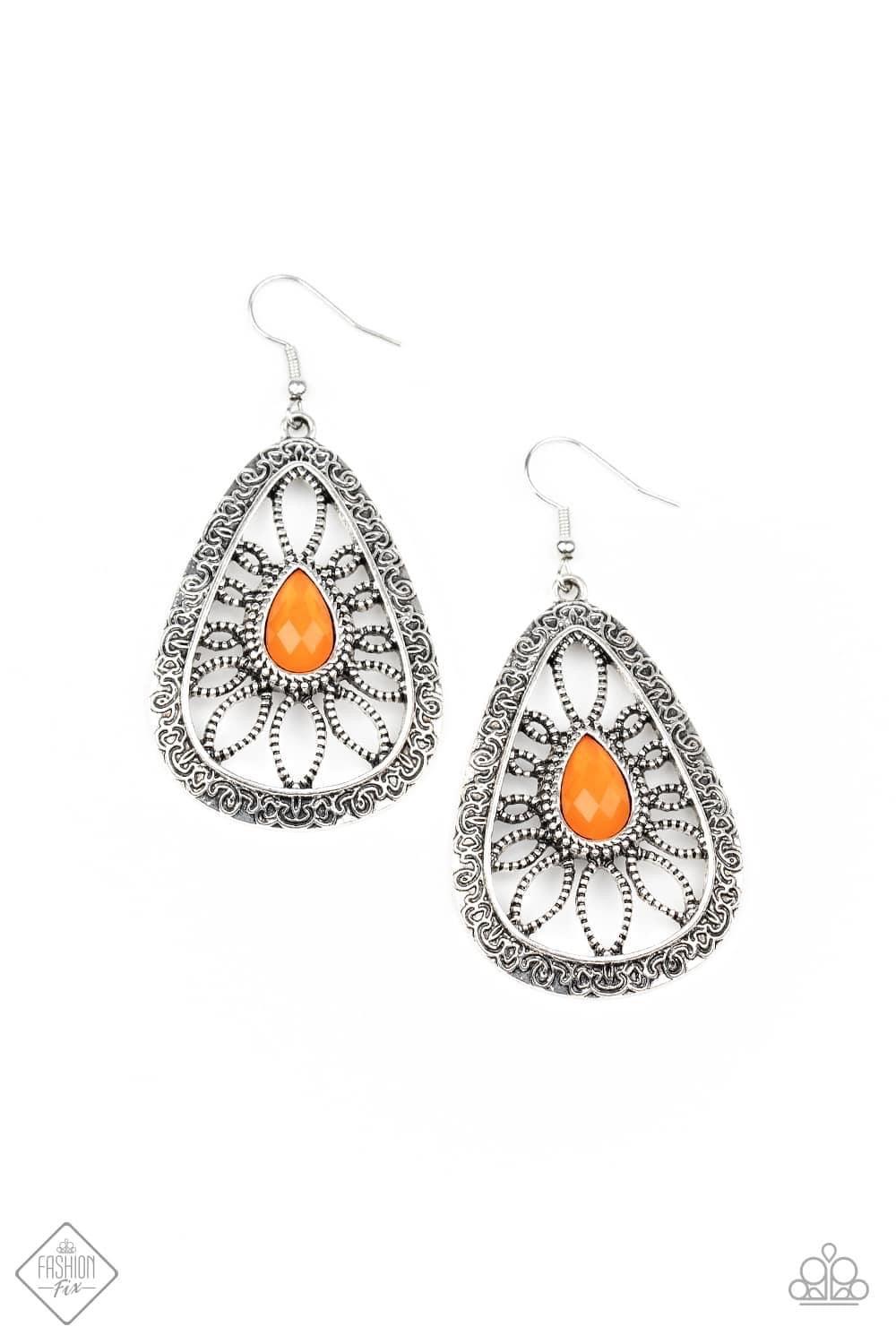 Paparazzi Accessories Glimpse of Malibu: FF June 2020 The Glimpses of Malibu collection was created with inspiration from the styles of Malibu, CA. Styles in this Trend Blend will feature fun, livable fashion with an upscale flavor. The color are usually