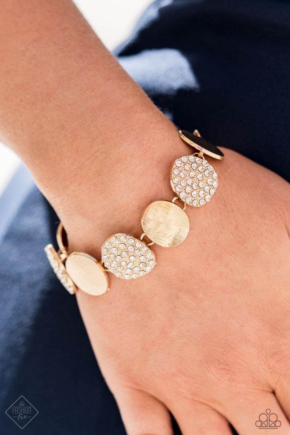 Paparazzi Accessories Fiercely Fifth Avenue: FF December 2020 The styles featured in the Fiercely 5th Avenue collection are exactly what you would expect with a name like that: Sleek, classy, metallic designs that you’d find on the streets of New York. Th
