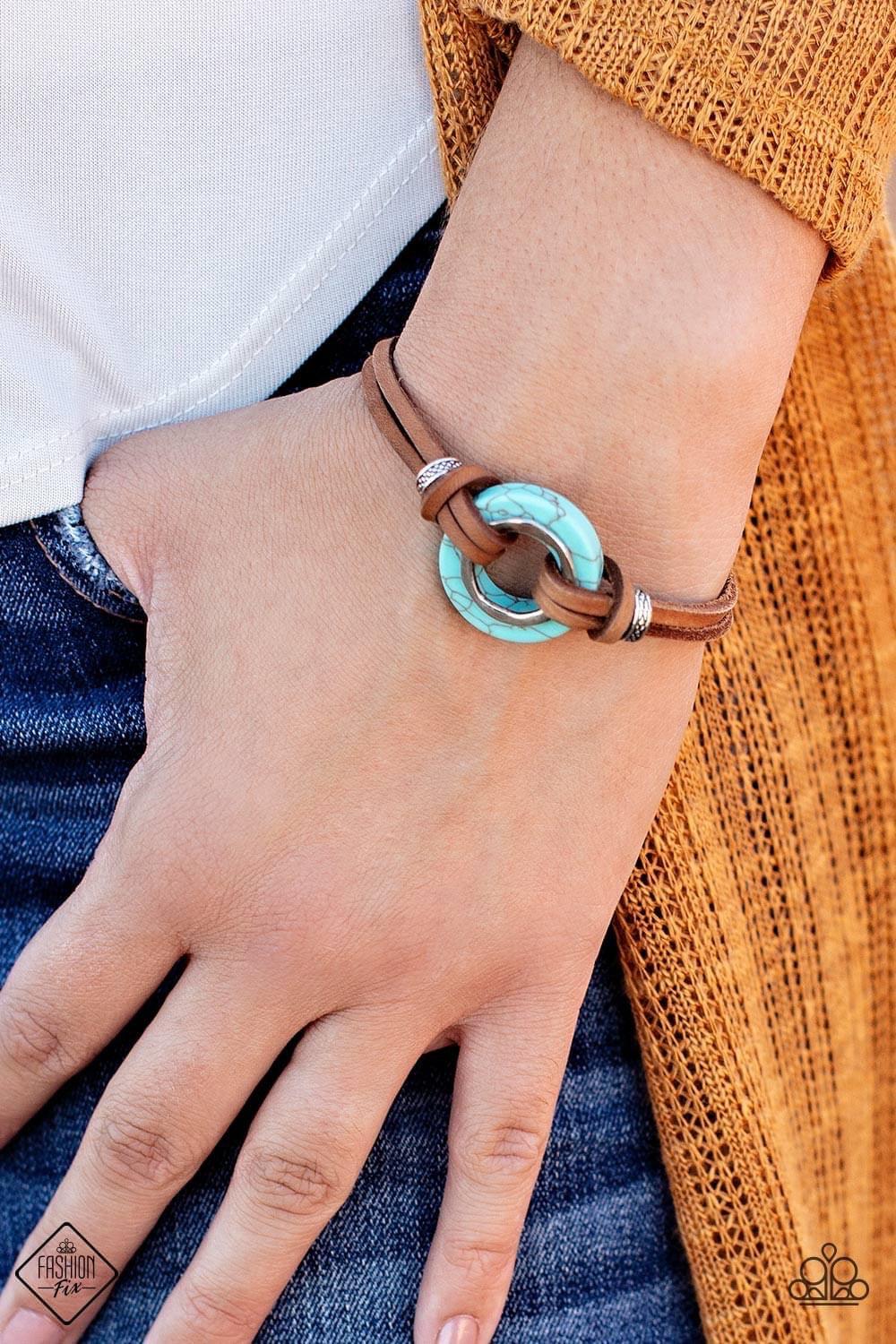 Paparazzi Accessories Simply Santa Fe: FF November 2019 Earthy, desert-inspired designs are what the Simply Santa Fe collection is all about. Natural stones, indigenous patterns, and vibrant colors of the Southwest are sprinkled throughout this trendy col