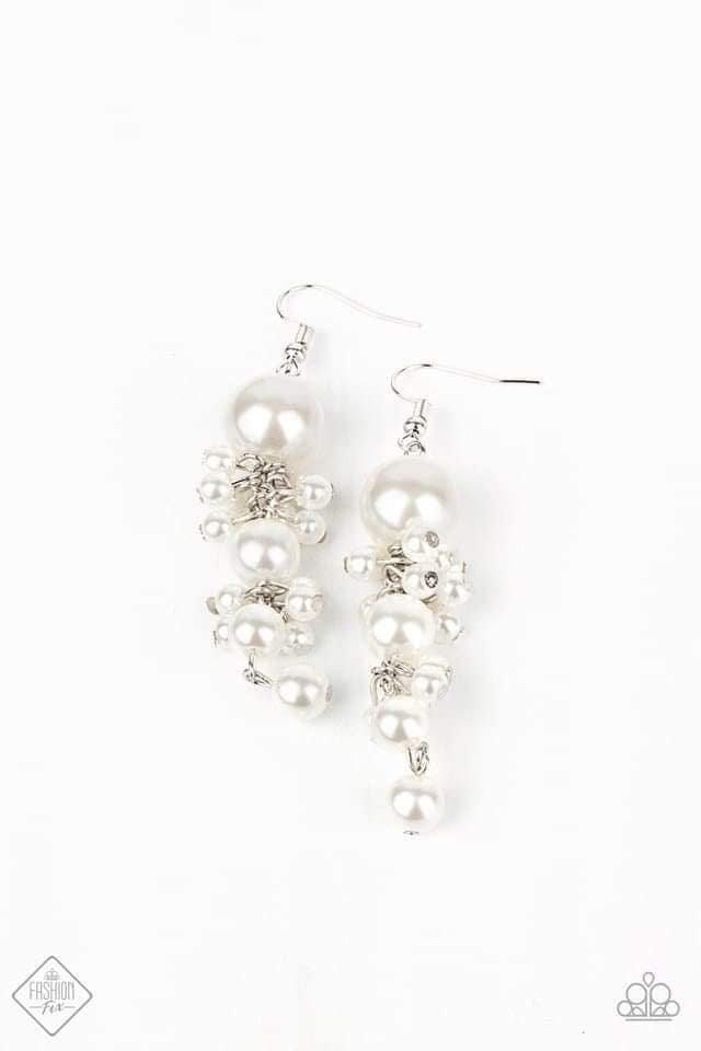 Paparazzi Accessories Fiercely 5th Avenue: March 2021 The styles featured in the Fiercely 5th Avenue Collection are exactly what you would expect with a name like that: Sleek, classy, metallic designs that you’d find on the streets of New York. The access