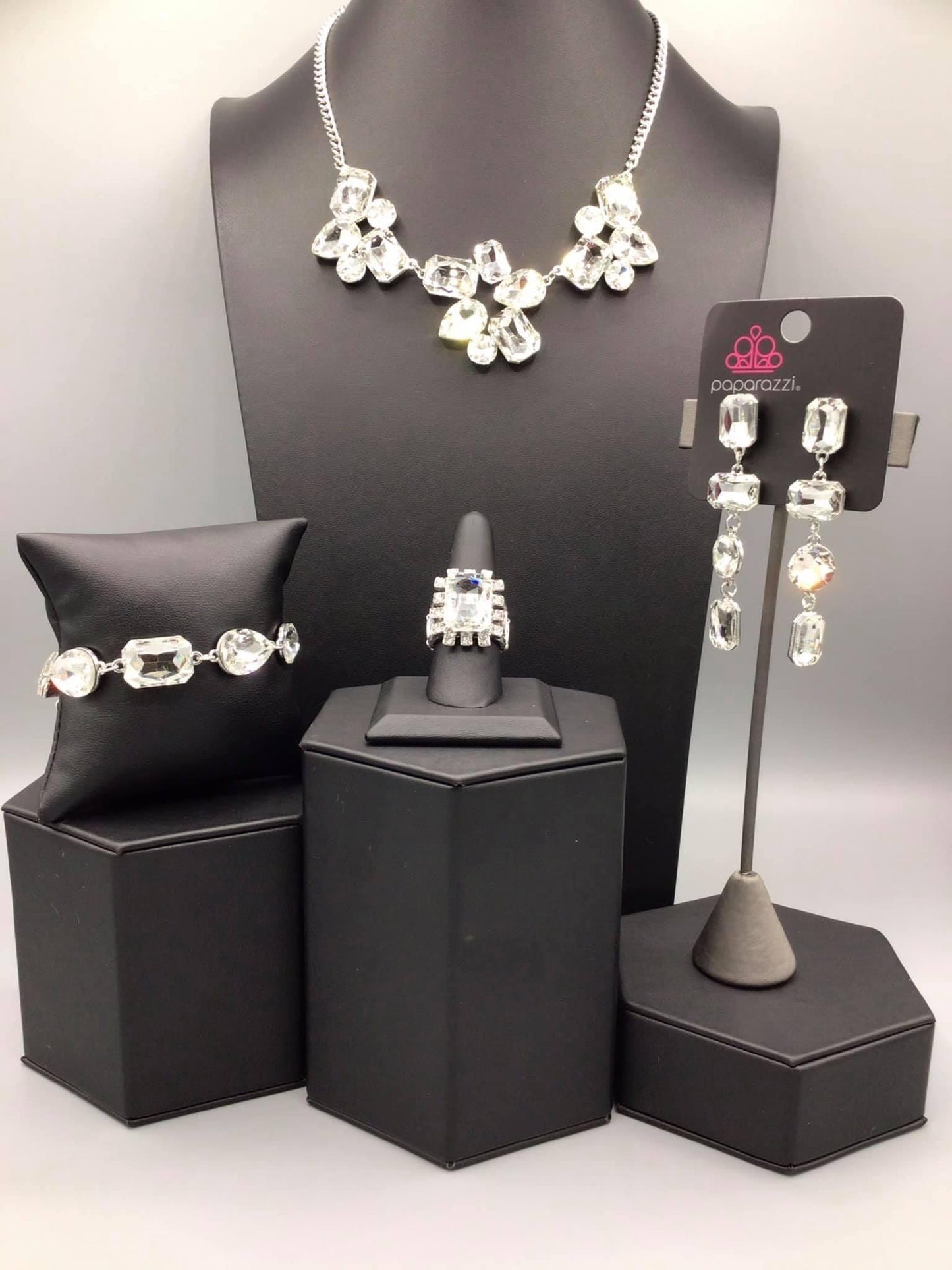 Paparazzi Accessories Sunset Sitings: FF March 2021 Trendsetters are sure to gravitate towards the accessories found in the Sunset Sightings Collection. Featuring more drastic designs, bold colors, and funky combinations found outside the box, the pieces