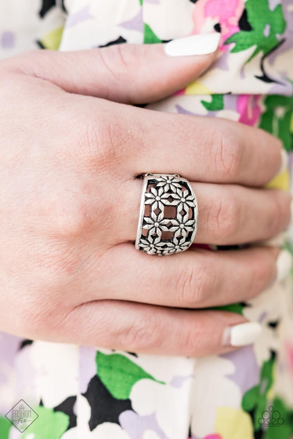 Paparazzi Accessories Glimpse of Malibu: FF August 2020 The Glimpses of Malibu collection was created with inspiration from the styles of Malibu, CA. Styles in this Trend Blend will feature fun, livable fashion with an upscale flavor. The color are usuall