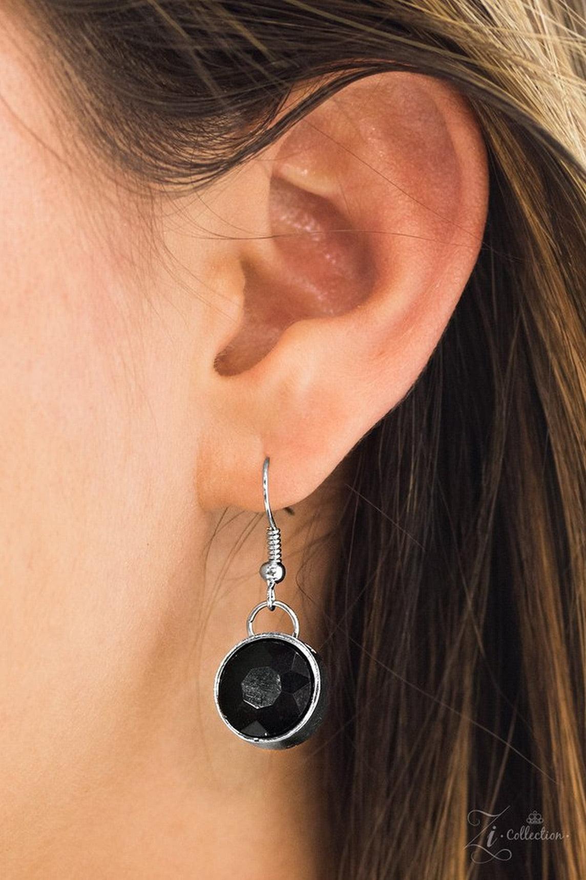 Paparazzi Accessories Iconic 💗ZiCollection $25💗 Radiating with faceted shimmer, glittery black rhinestones join into two timeless layers below the collar. Encased in sleek silver frames, the sparkling black gems gradually increase in size as they trickl