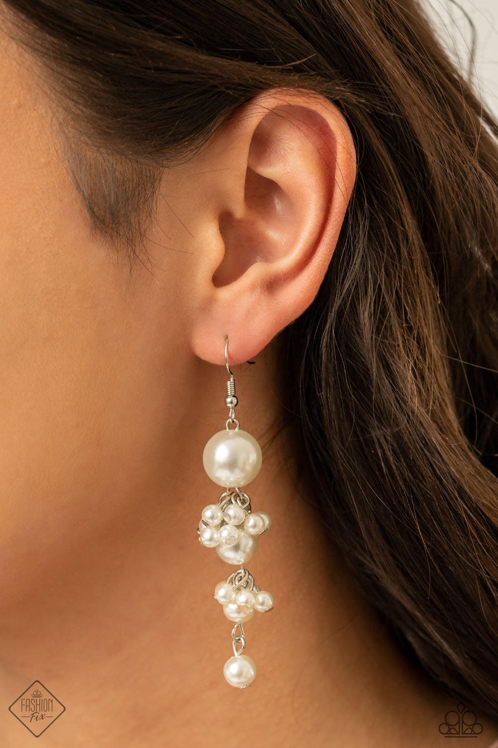 Paparazzi Accessories Fiercely 5th Avenue: March 2021 The styles featured in the Fiercely 5th Avenue Collection are exactly what you would expect with a name like that: Sleek, classy, metallic designs that you’d find on the streets of New York. The access