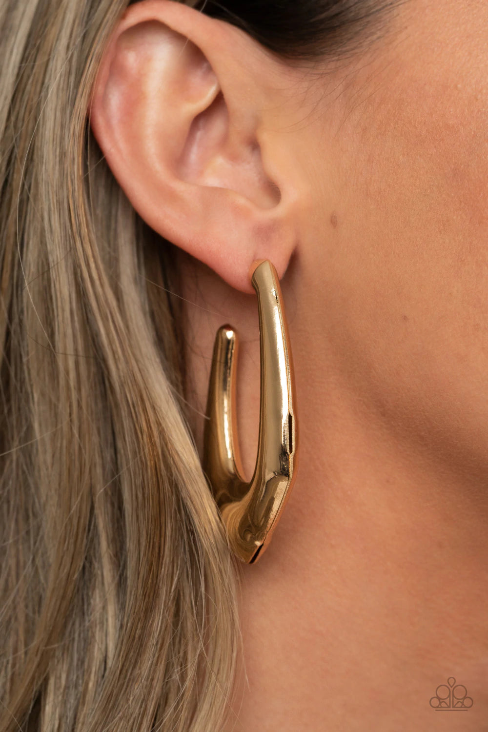 Paparazzi Accessories Find Your Anchor - Gold Two gold frames join into a beveled anchor shaped hoop, creating bold a pop of metallic shimmer. Earring attaches to a standard post fitting. Hoop measures approximately 1 1/4" in diameter. Sold as one pair of