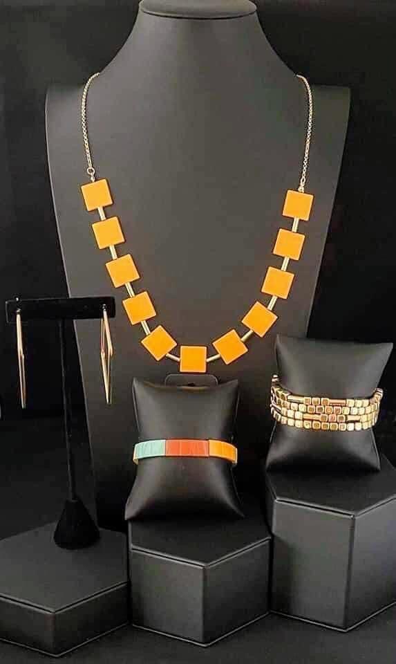 Paparazzi Accessories Sunset Sitings: April 2021 Trendsetters are sure to gravitate towards the accessories found in the Sunset Sightings Collection. Featuring more drastic designs, bold colors, and funky combinations found outside the box, the pieces of