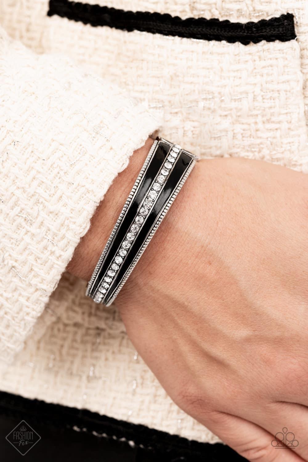 Paparazzi Accessories Fiercely 5th Avenue: FF September 2021 The styles featured in the Fiercely 5th Avenue collection are exactly what you would expect with a name like that: Sleek, classy, metallic designs that you’d find on the streets of New York. The