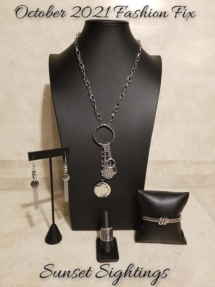 Paparazzi Accessories Sunset Sitings FF October 2021 Trendsetters are sure to gravitate towards the accessories found in the Sunset Sightings collection. Featuring more drastic designs, bold colors, and funky combinations found outside the box, the pieces