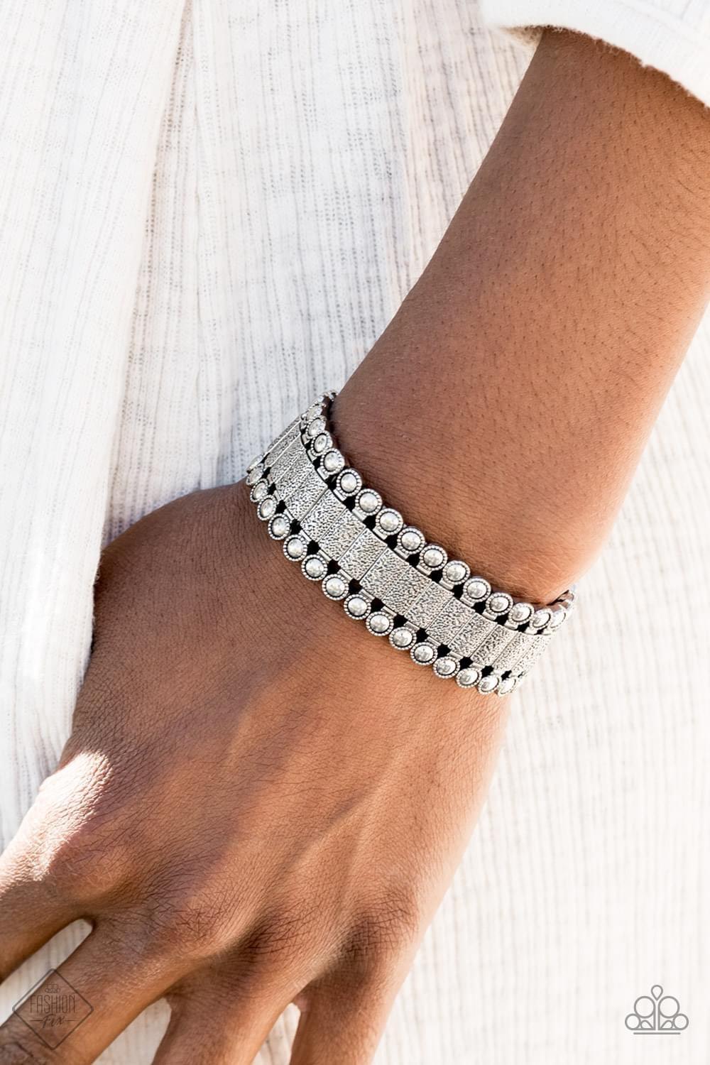 Paparazzi Accessories Simply Santa Fe: FF August 2020 Earthy, desert-inspired designs are what the Simply Santa Fe collection is all about. Natural stones, indigenous patterns, and vibrant colors of the Southwest are sprinkled throughout this trendy colle
