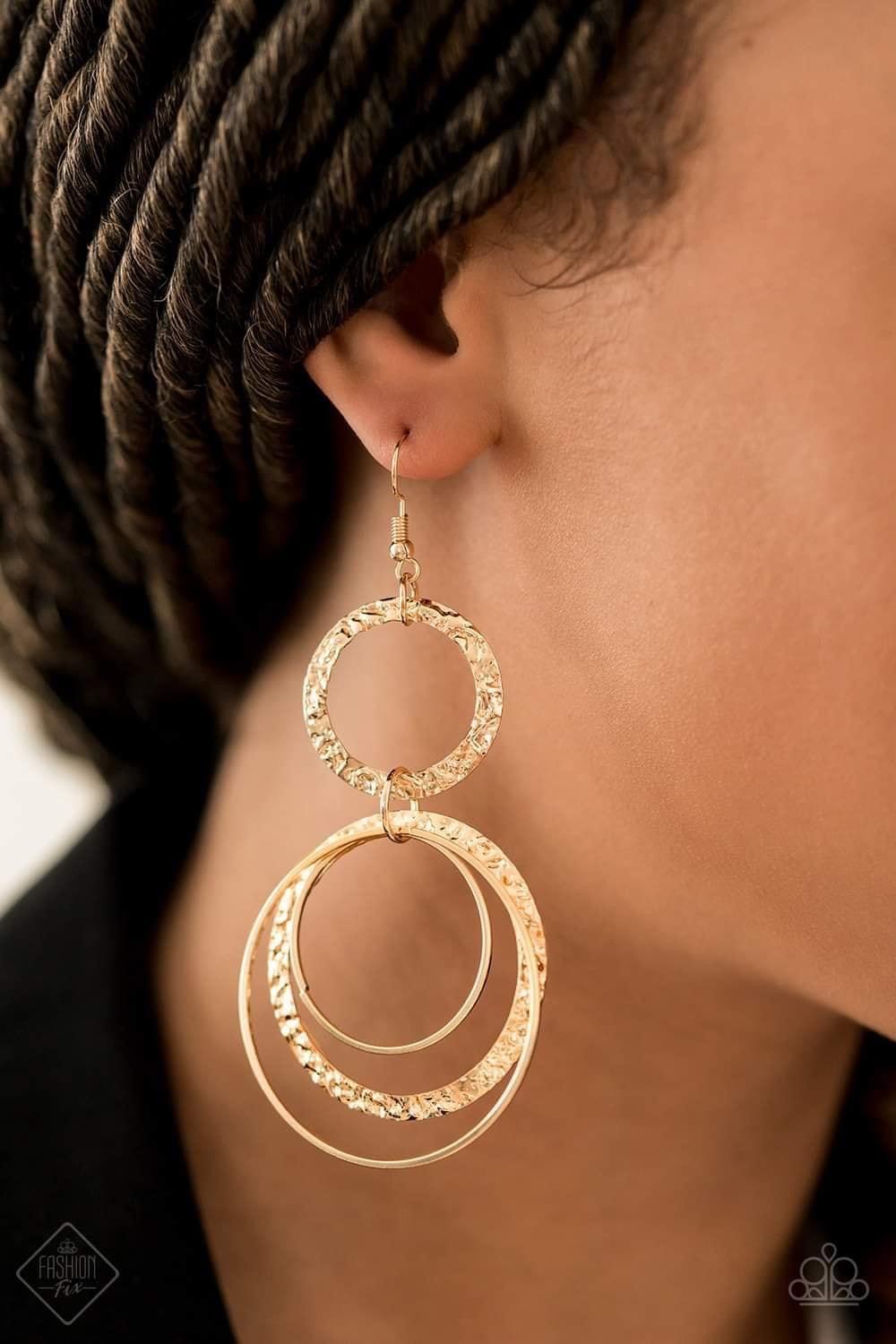 Paparazzi Accessories Magnificent Musings: FF April 2020 The Magnificent Mile in Chicago is where we pulled our inspiration for the Magnificent Musings collection. With a range of shopping venues, the Magnificent Mile is a hub for classic trends with urba