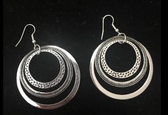 Paparazzi Accessories Tempting Texture - Silver Paparazzi Exclusive Jewelry