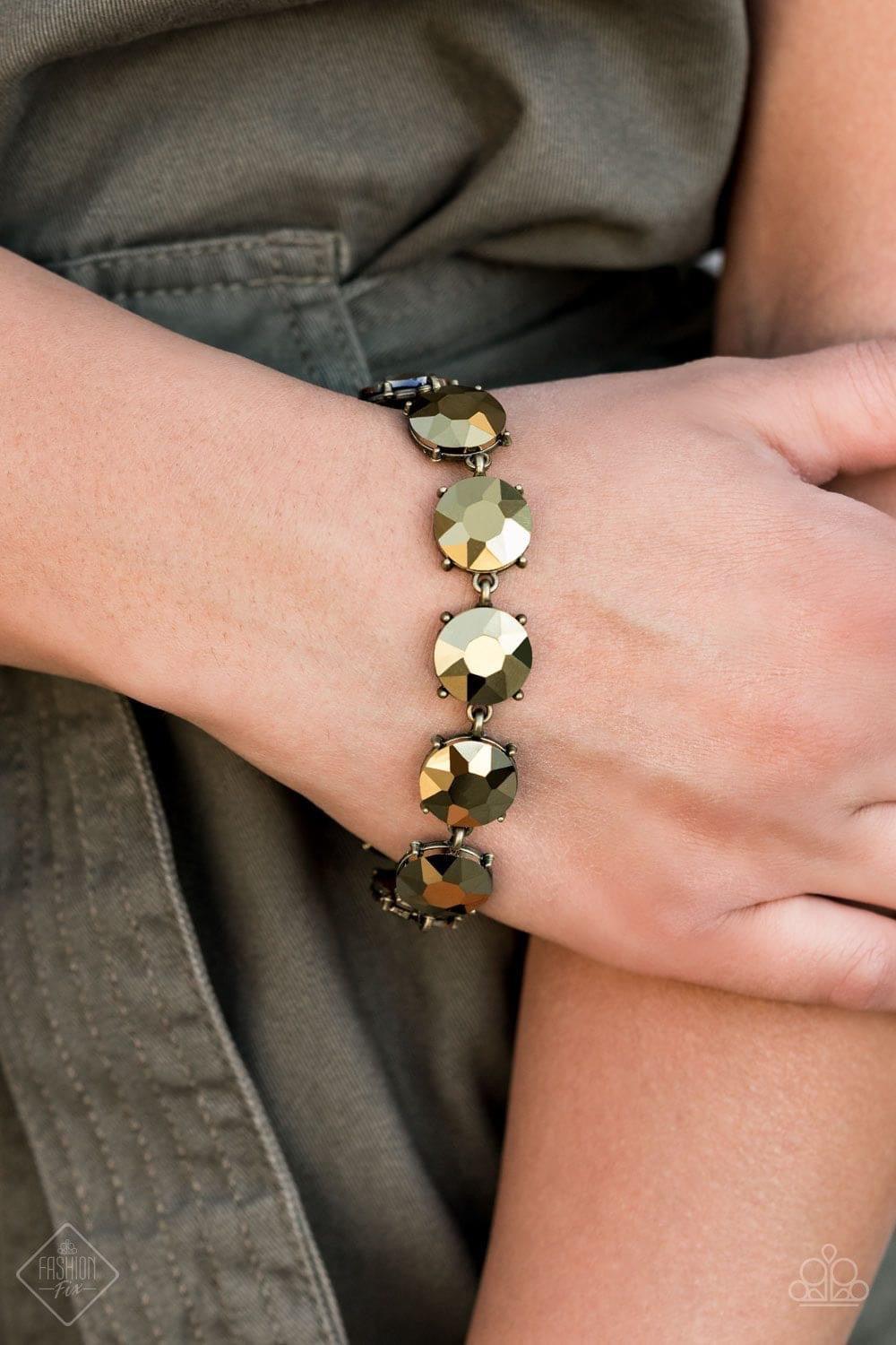 Paparazzi Accessories Magnificent Musings: FF August 2020 The Magnificent Mile in Chicago is where we pulled our inspiration for the Magnificent Musings collection. With a range of shopping venues, the Magnificent Mile is a hub for classic trends with urb