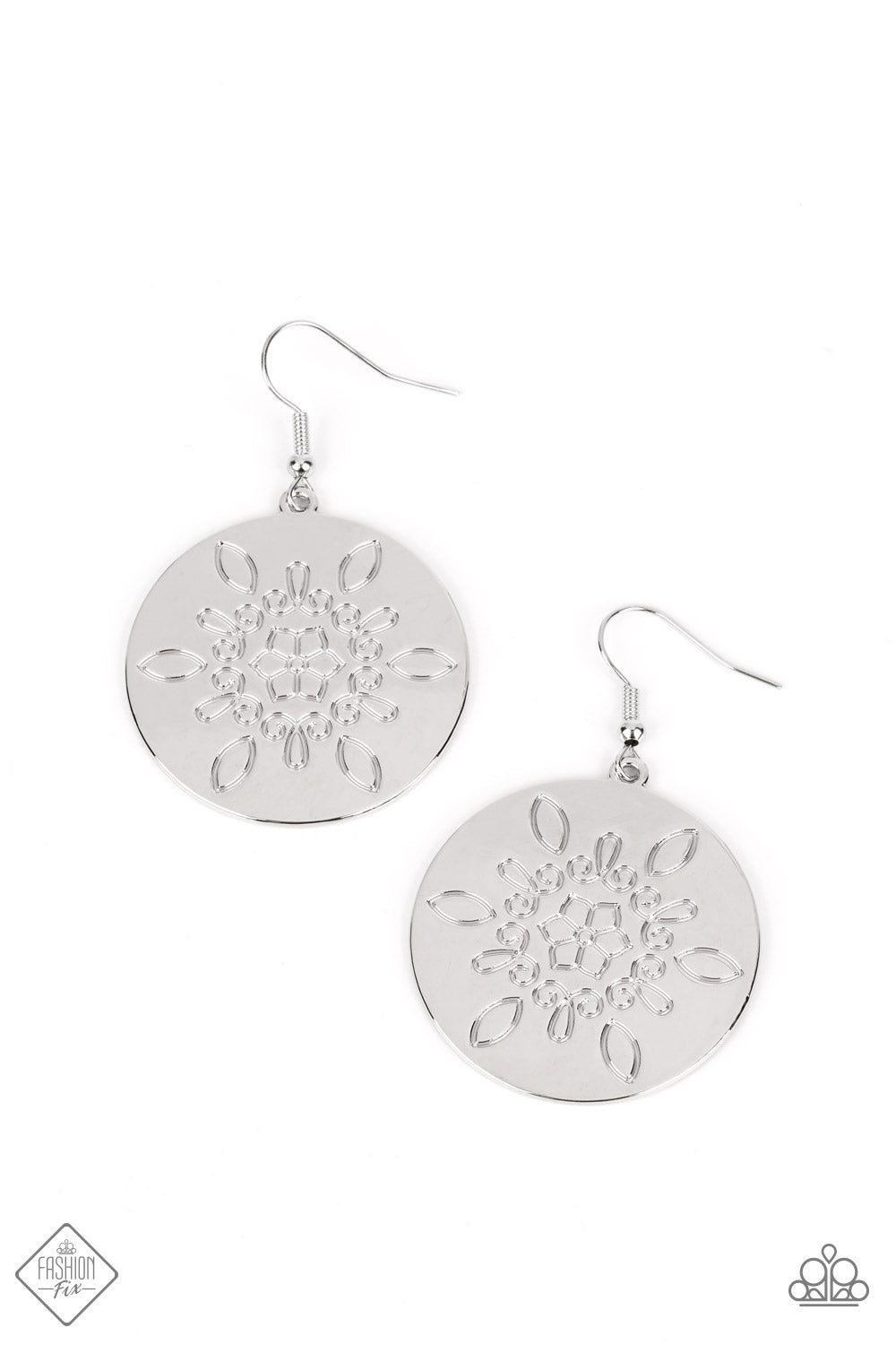 Paparazzi Accessories Glimpses of Malibu: FF October 2022 Featuring playful styles accented with fun pops of color, the Glimpses of Malibu Collection is an endearing assortment of cheerful and whimsical laid-back fashion. From the bubbly outgoing socialit