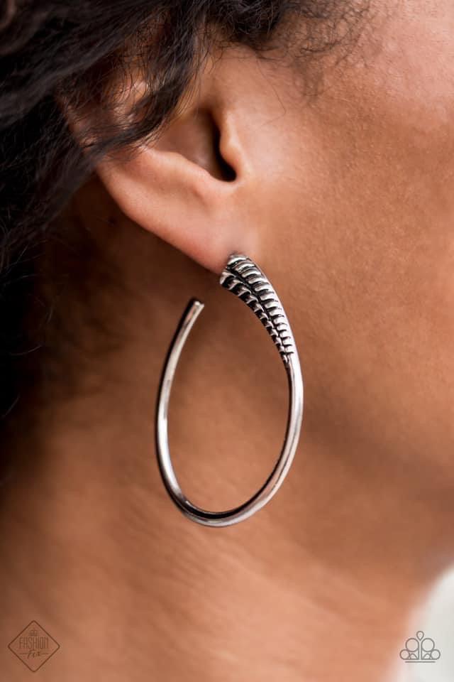Paparazzi Accessories Magnificent Musings: April 2021 The Magnificent Mile in Chicago is where we pulled our inspiration for the Magnificent Musings Collection. With a range of shopping venues, the Magnificent Mile is a hub for classic trends with urban e